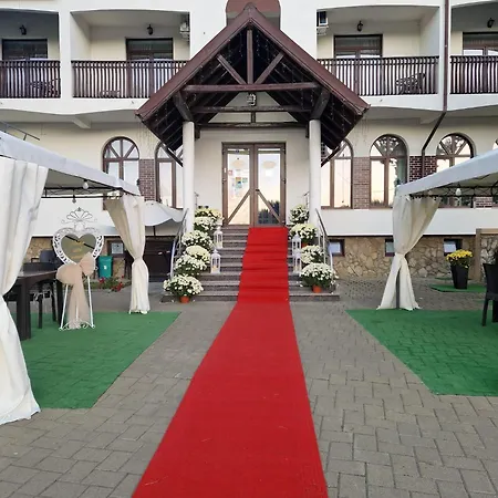 Elegance 4*